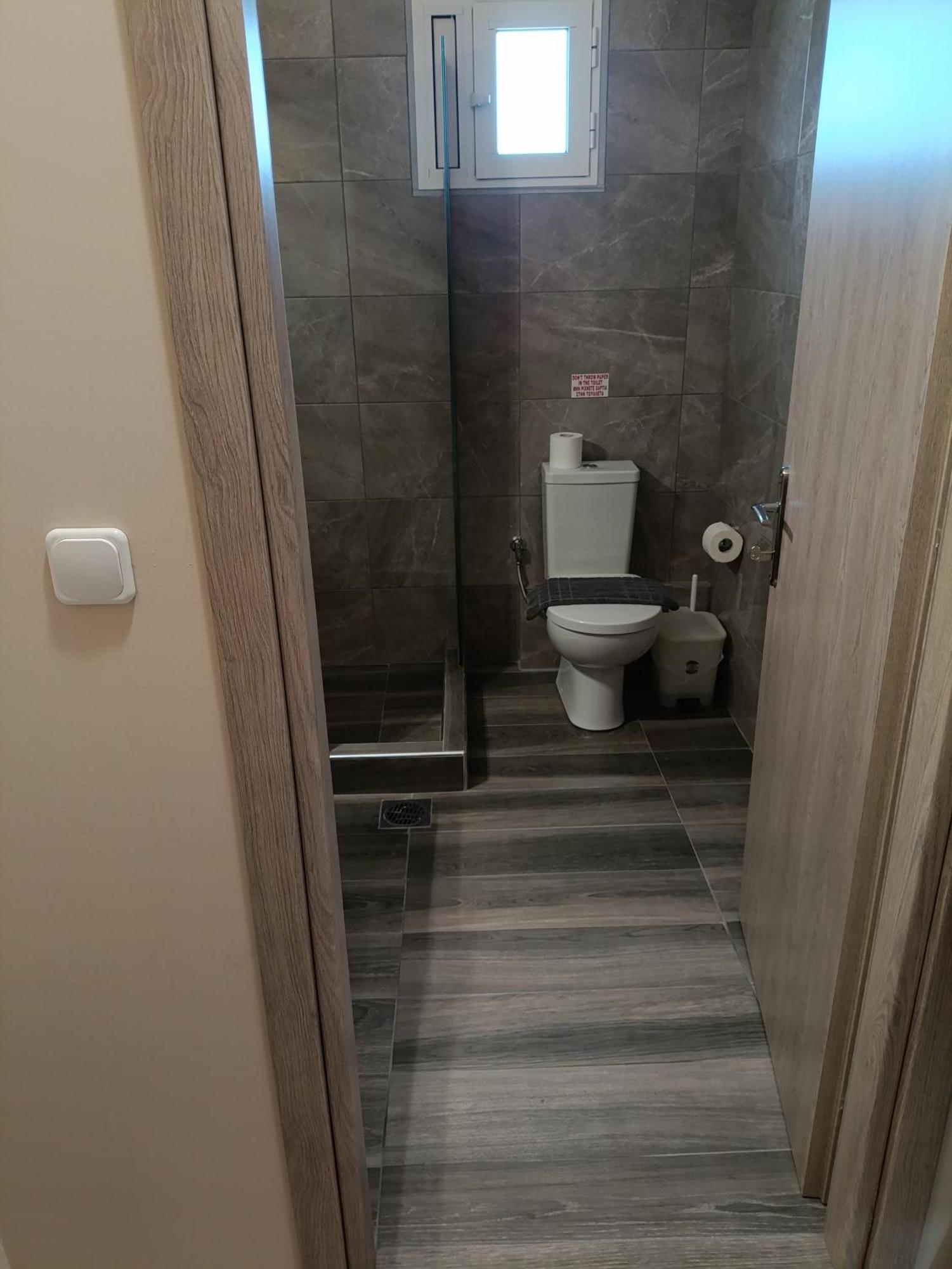 Verginia Studios Korinos Luaran gambar