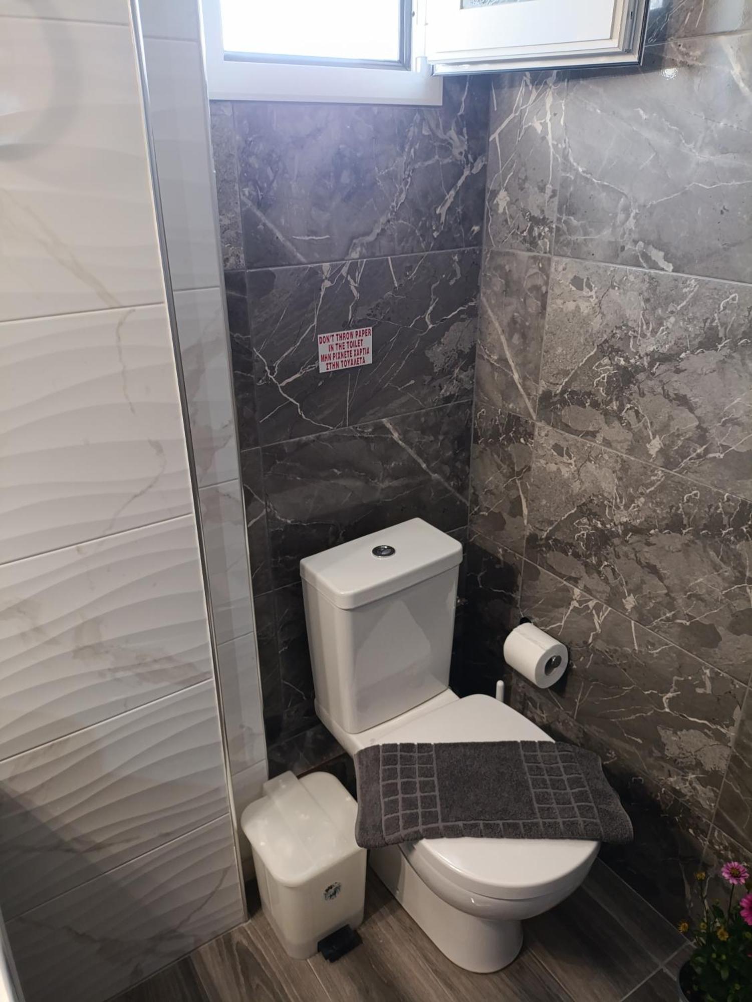 Verginia Studios Korinos Luaran gambar