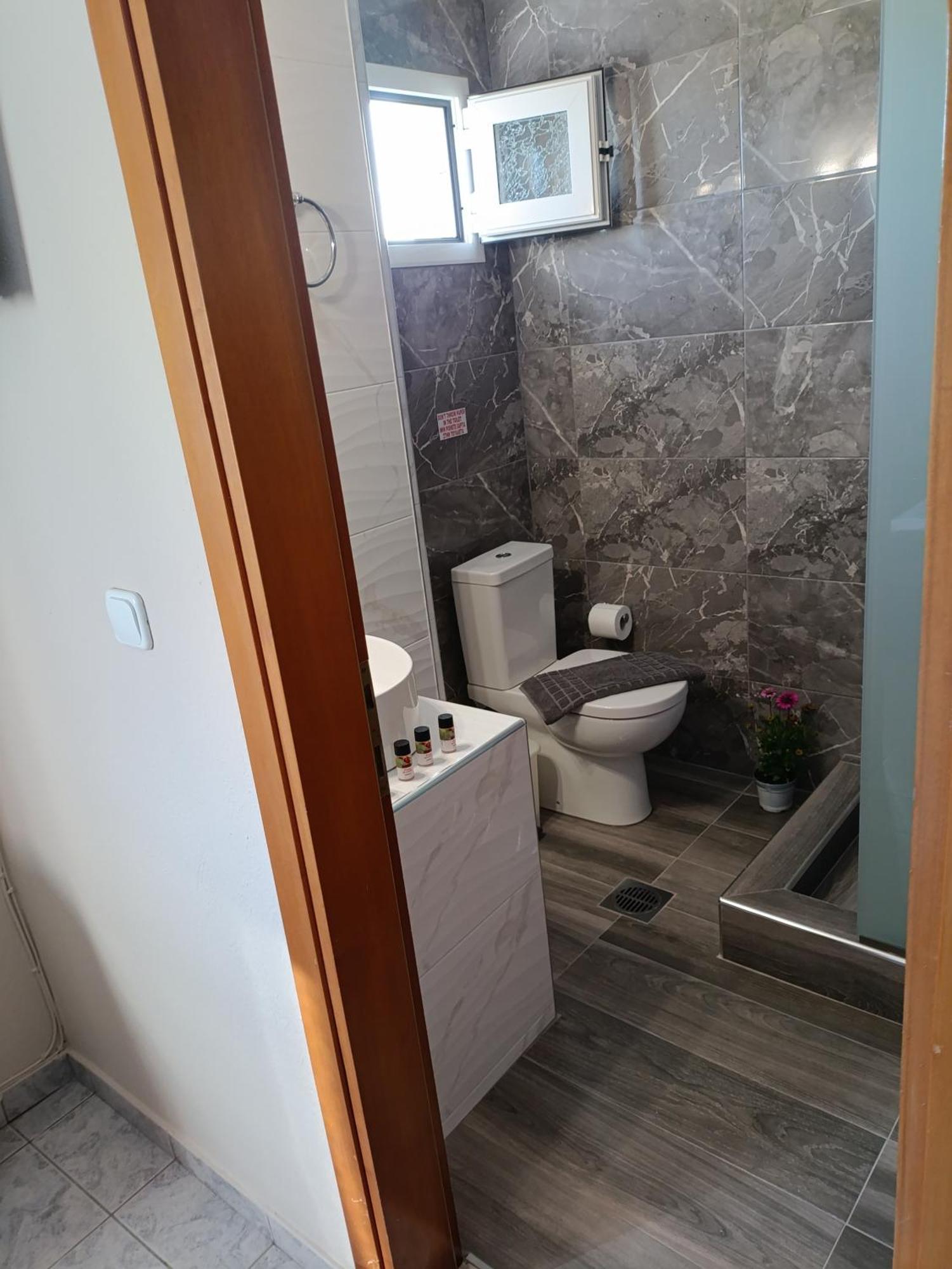 Verginia Studios Korinos Luaran gambar