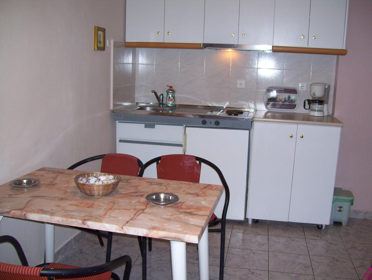 Verginia Studios Korinos Luaran gambar